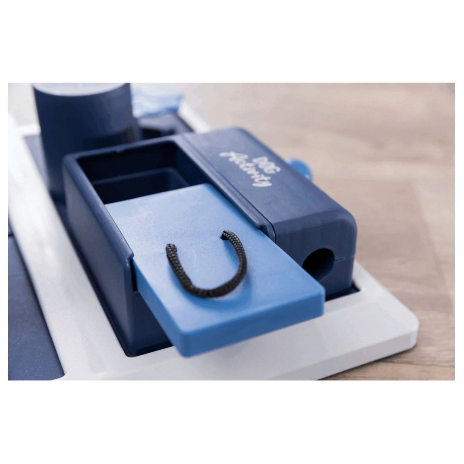 Trixie Dog Activity Poker Box 2 Strategiespel - Hondenspeelgoed - 31x31 Cm Donkerblauw Wit Lichtblauw 1 Stuk Level 3 3 Trixie Dog Activity Poker Box 2 Strategiespel - Hondenspeelgoed - 31x31 Cm Donkerblauw Wit Lichtblauw 1 Stuk Level 3 - Afbeelding 3